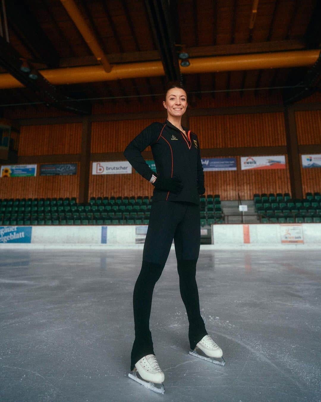 ニコル・ショットさんのインスタグラム写真 - (ニコル・ショットInstagram)「Last week before World Championships ❣️  #figureskating #edeaskates #johnwilsonblades #deutscheeislaufunion #spitzensportbundeswehr #deutschesporthilfe #teamdeutschland   📸: @niklasniessner」3月14日 2時42分 - nicole_schott