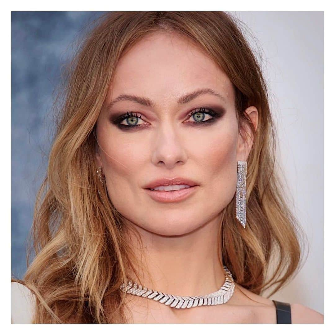 JO BAKERさんのインスタグラム写真 - (JO BAKERInstagram)「O L I V I A • W I L D E 🇺🇸 Smoke + Nudes …on #oliviawilde for @vanityfair #oscars2023 🔥 Style @karlawelchstylist @chloe  Hair @halleybrisker  Makeup by me #jobakermakeupartist 💋 for deets on what I used head over to my reels and stories💋‼️  #makeupoftheday #makeuplooks #makeup #smokeyeye #smokeyeyes #smoking #maxfactor #themakeupofmakeupartists」3月14日 3時15分 - missjobaker