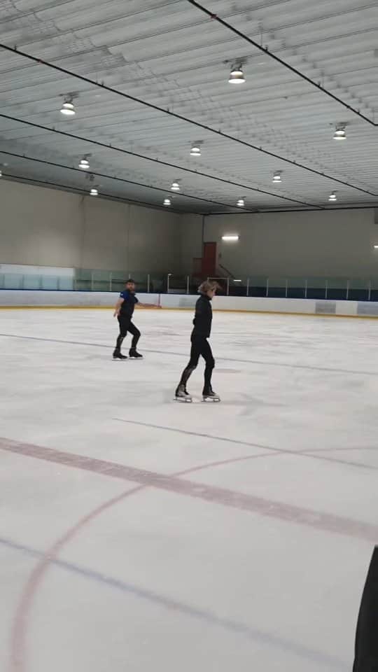 ニコラ・ナドゥーのインスタグラム：「not gonna lie... thats kinda wifey material!」