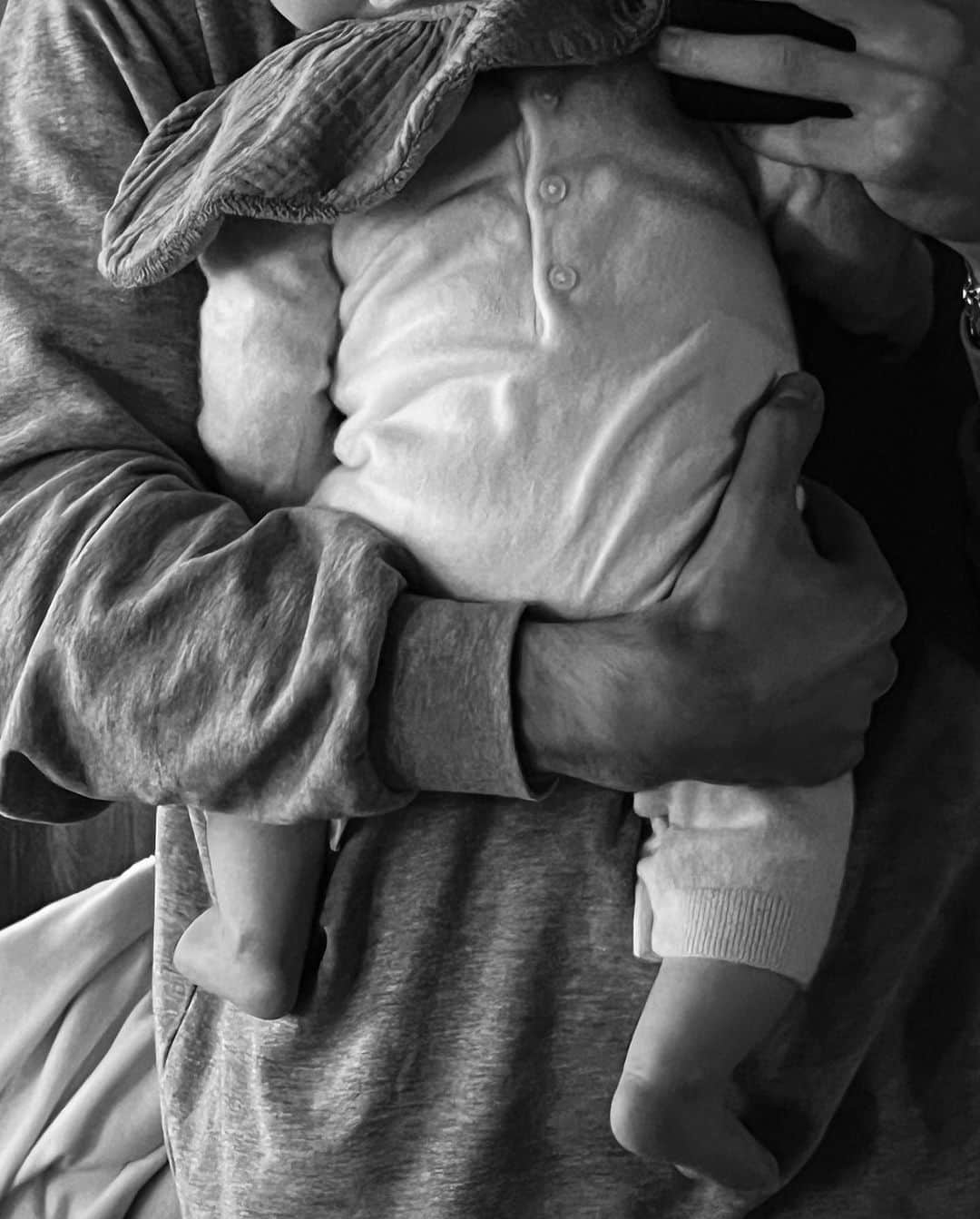NICOLAS SIMOESのインスタグラム：「Life lately 🤍👶 A lot of work, a wedding to prepare, a suit to find, some @maisonnicoline works to follow, the new @simoeparis campaign we just shot… It has been hard to keep on everything and create content but having these projects is amazing and having you guys following this adventure too ✨ We’ve been focusing on Joy’s first months these last weeks because everything goes too fast and we want to enjoy as much as possible her growing up 🤍」