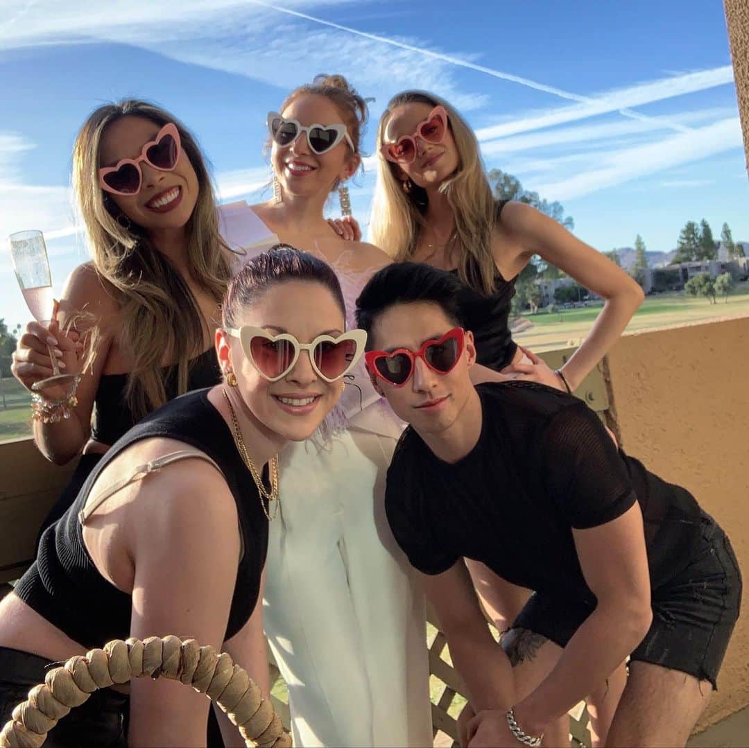 ジェレミー・テンのインスタグラム：「Had an absolute blast celebrating our beautiful Anita in Scottsdale for her bachelorette. Only a month and a half until she says I do!!!  #ScottsdaleBeforeTheVeil #Scottsale #Arizona #Arizonia #Bachlorette #GirlsTrip #BottleBlondes #Scooters #BrideToBe #WhatHappenedToAlfredo #TargetHaul #IDoCrew」