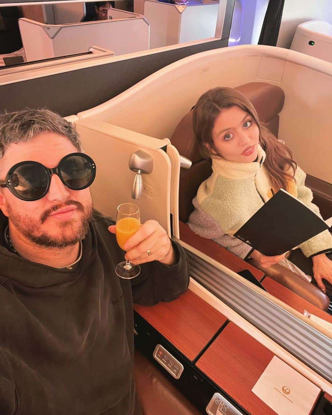 アリソン・ハーバードさんのインスタグラム写真 - (アリソン・ハーバードInstagram)「Off to Japan for the next 3 weeks. ✈️ See you in 12 hours, Tokyo!」3月14日 6時04分 - alliharvard