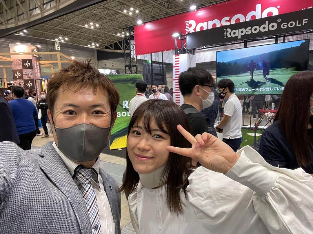 三浦辰施さんのインスタグラム写真 - (三浦辰施Instagram)「ゴルフフェアでの再会　その2  山内鈴蘭さん（選手と呼ぶのも間違いではない？）  色んなコンペにて顔を合わせることしばしそんな中でも このオッサンのことを覚えていてくれるのは嬉しいこと  ゴルフの世界での活躍はすでにお馴染みですが  自分のいる　エナジック瀬嵩カントリーでYouTube対決しましょう🤣  練習して待ってます😁  #山内鈴蘭 #ジャパンゴルフフェア #JGF #ゴルフ好き #ゴルフばか #LPGA #ティーチングプロ #エナジック #enagic #エナジック瀬嵩カントリークラブ  #ゴルフレッスン  #たむプロ  #ありがとう #嬉しい #ご来場お待ちしております」3月14日 7時13分 - tampro.golf_diet