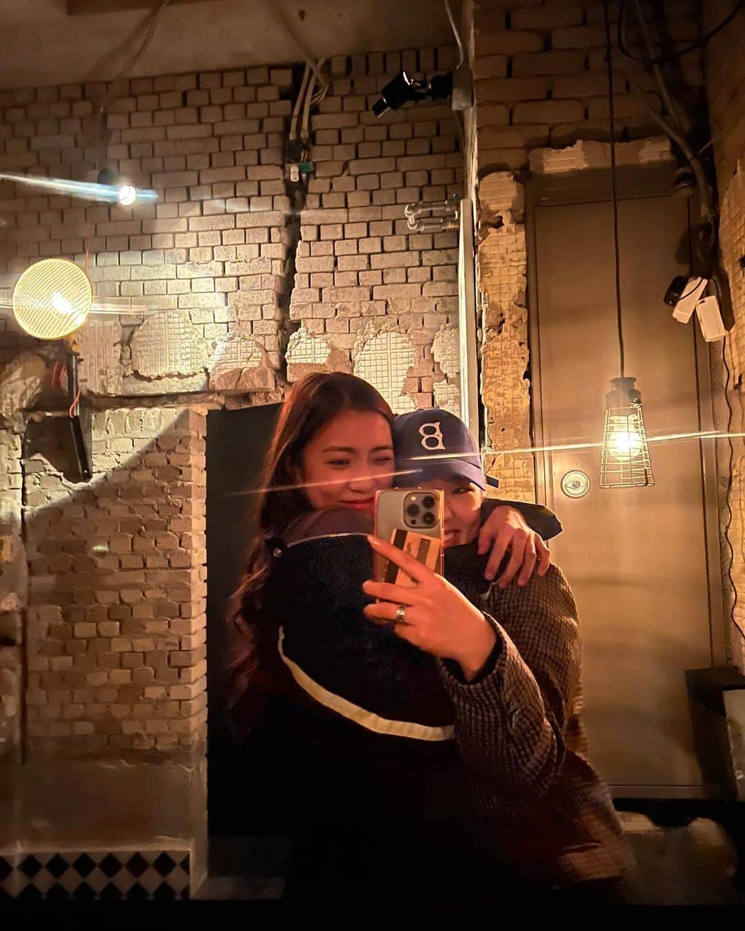 ティナ さんのインスタグラム写真 - (ティナ Instagram)「Reunited with the bestie🥹💞 @joyyciem」3月14日 7時40分 - soobeanie_
