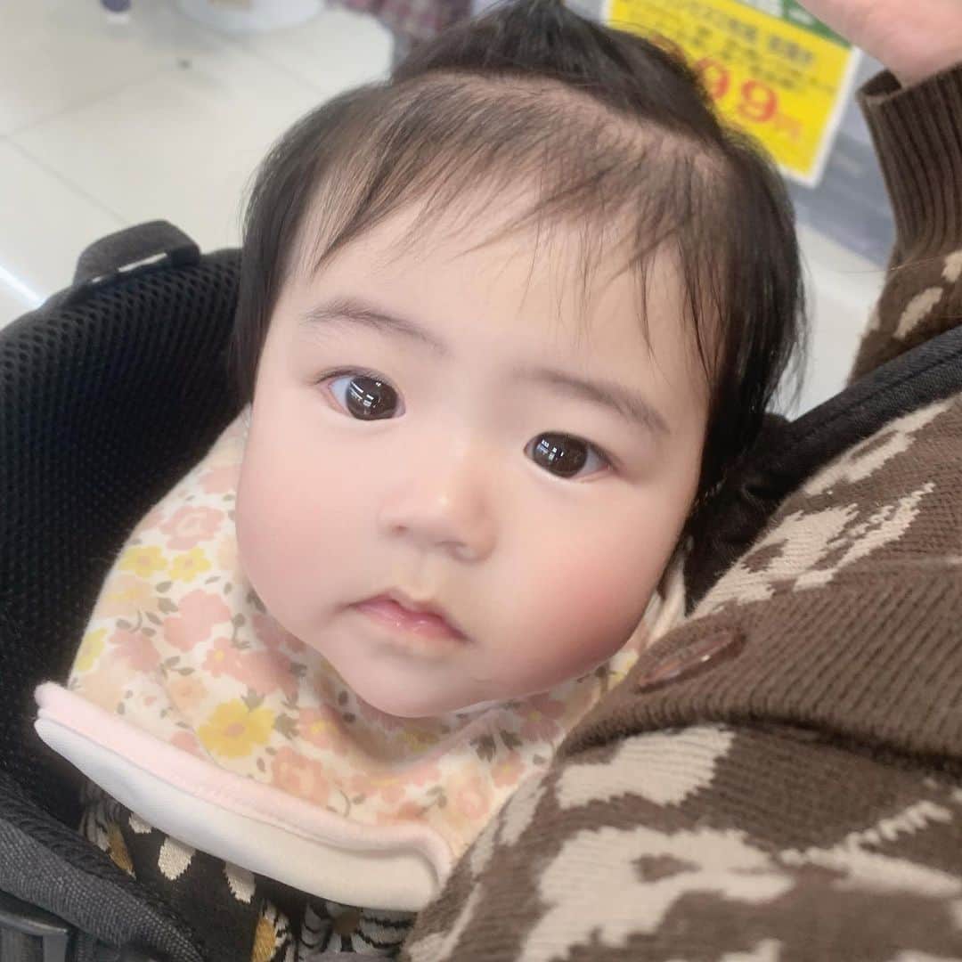 松田愛子のインスタグラム：「一昨日に5ヶ月になった従姉妹ちゃん3週間ぶりに会ったらめっちゃ大きくなってておばさん嬉しい♥️」