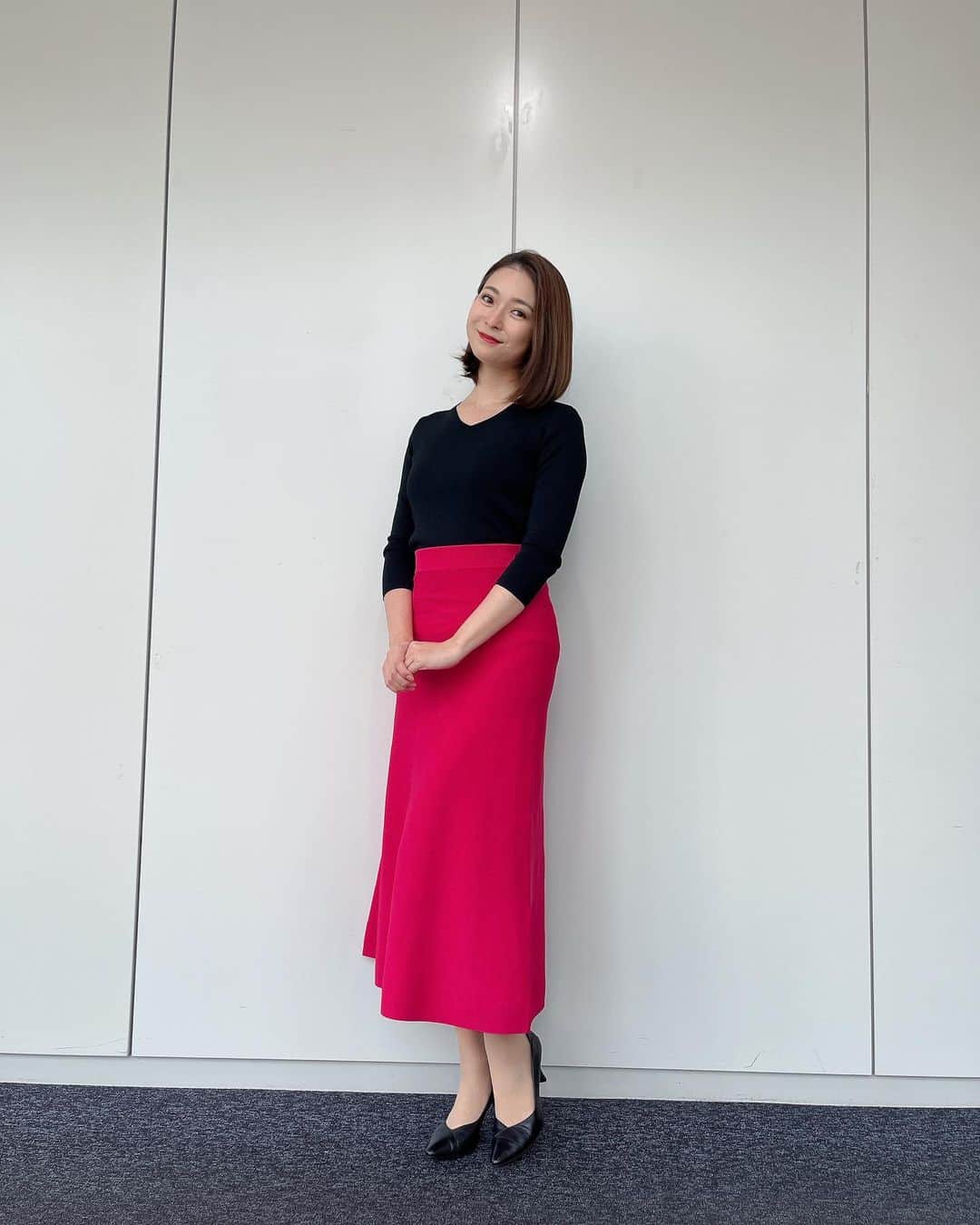 住田紗里のインスタグラム：「今日はホワイトデーですね🍫 久々の衣装の投稿です！  トップス・スカート・ワンピース JENNE（@jenne_official）  #グッドモーニング#衣装#jenne#ピンク#タイトスカート#水色#ワンピース#テレビ朝日#テレ朝#テレビ朝日アナウンサー#アナウンサー#住田紗里」