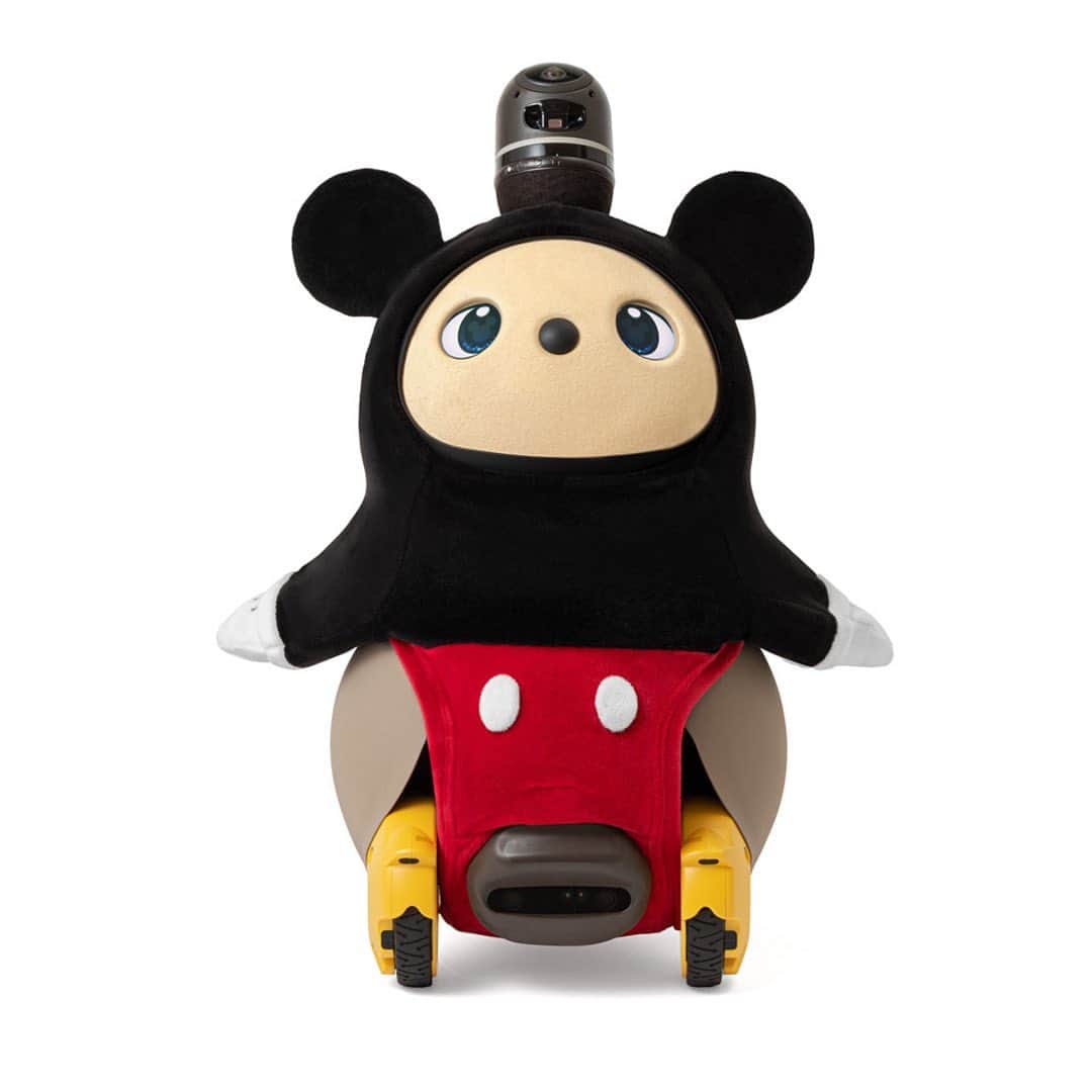 LOVOTのインスタグラム：「⠀⠀ ミッキーマウス仕様の限定 LOVOT 『Mickey Mouse / edition of LOVOT』が登場！ ⠀ ⠀ ＊3月15日販売開始 @lovot_official  #Disney #ディズニー #ミッキーマウス #LOVOT #らぼっと」
