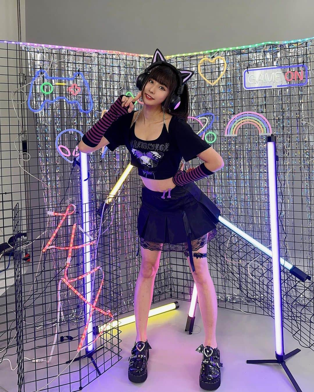 宮田留佳のインスタグラム：「🎮 「要不要跟我一起玩電動？💜🖤」 3月生寫真👾可以指定我嗎～？ - 📍預購到3/20(一)18:00 #電競少女 #三月份 #AKB48TeamTP #AKB48 #宮田留佳 #嚕卡 #followme」