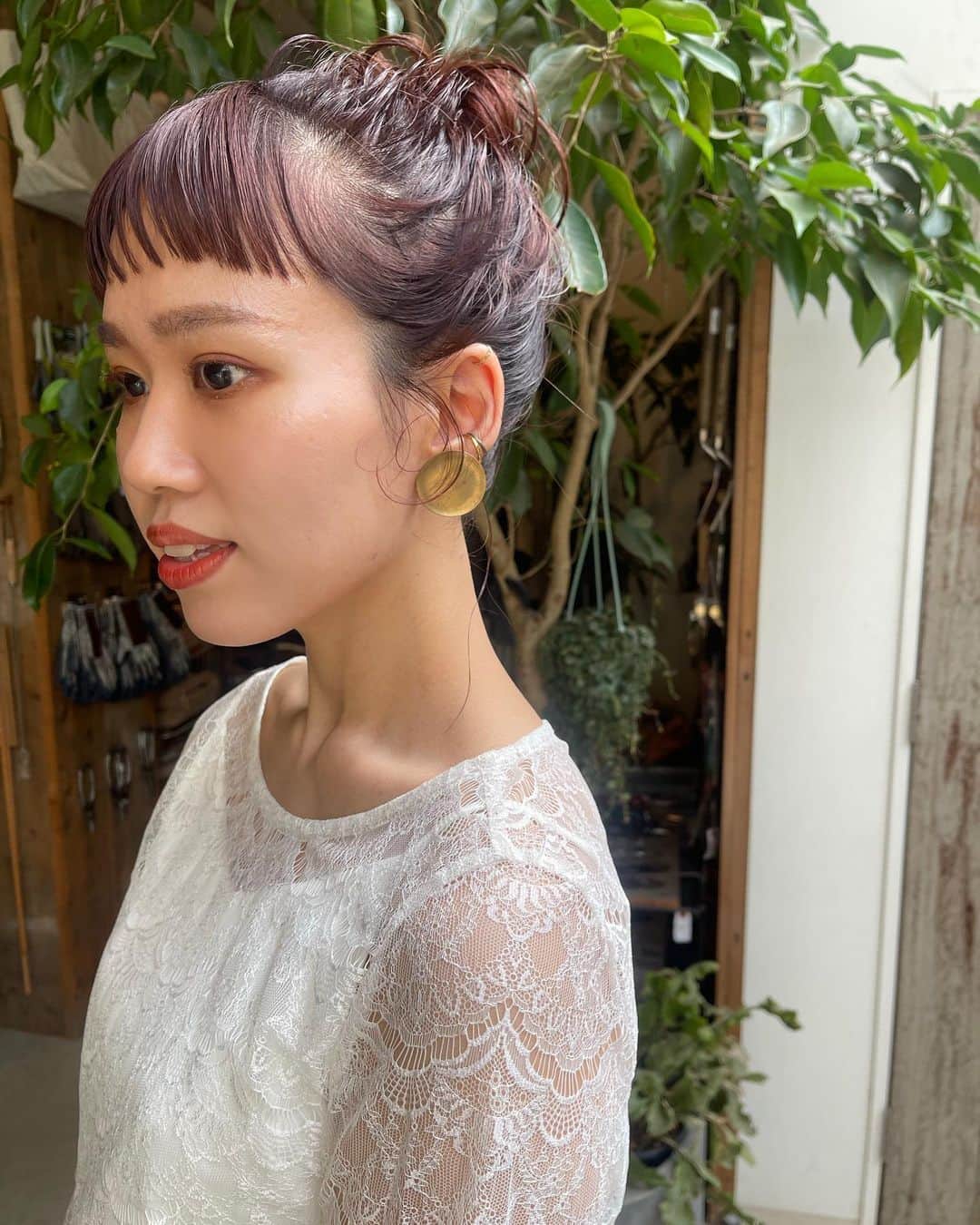 sakincho1028さんのインスタグラム写真 - (sakincho1028Instagram)「高めのシニヨンもかわいかったなぁ🤍  #sakinchohair  #hairarrange#hair#arrange#hairset#ヘアアレンジ#アレンジ#ヘアセット#豊橋#美容室#豊橋美容室#結婚式#ブライダル#ヘアメイク#メイク#花嫁#前撮り#フォトウェディング#出張ヘアメイク#ブライダルヘア#ウェディングヘア#花嫁ヘア」3月14日 18時31分 - sakincho1028