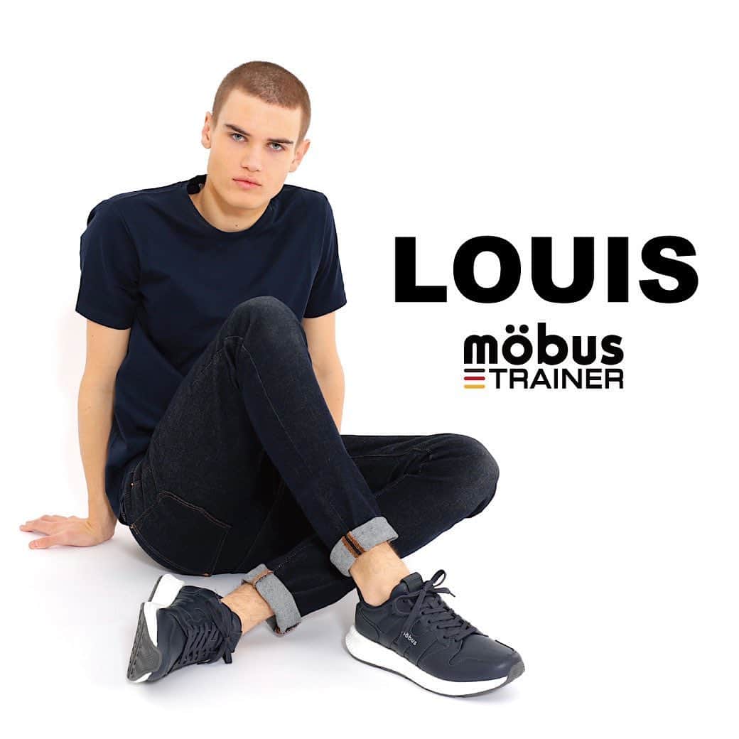 Mobus Footwearのインスタグラム：「LOUIS 衣料などに使用されるナッパフルグレインレザー仕様のハイブリッドトレーナー。カジュアルシーンに。  ▶️Price:10,800 ▶️Size:40-44 ▶️Material：ナッパフルグレインレザー ーーーーーーーーーーー 🔍 LOUIS の購入はアカウントトップの（@mobusofficial）から！   @mobusshop  @mobuskyoto  @mobusnagoya  @mobusshimokitazawa #mobus #モーブス #mobussneaker #モーブススニーカー #ドイツ #mobusofficial #mobusoriginal #SASCHA #おしゃれさんと繋がりたい #シンプルコーデ #タウン #デートコーデ #ビジカジ #Traditional #トラディショナル #walk #kickstagram #冬コーデ #コーディネート #カジュアルコーデ #スニーカーコーデ  #足元コーデ #カジュアルファッション #キックス #スニーカー大好き #シューズ #ドイツ #ブンデスリーガ」