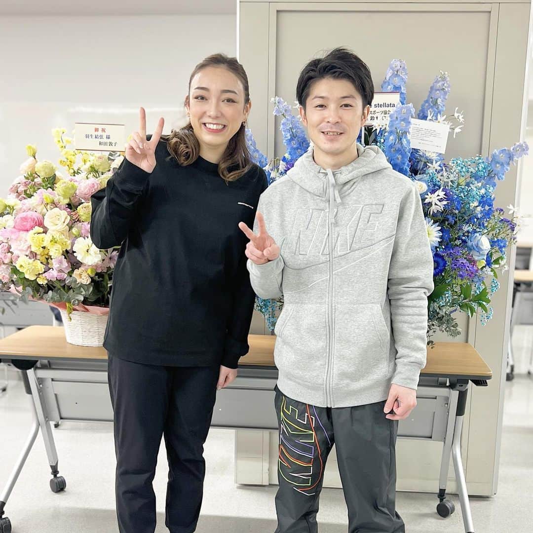 本郷理華のインスタグラム：「内村さんに写真撮って頂けて嬉しかったです😆  初めて生で体操を見させて頂いたのですが、綺麗すぎて大感動でした🥹もう、超すごくて超やばかったです！！(語彙力)  コラボカッコ良すぎて、毎回忍び込んで見てた🤭 #空いた口が塞がらなかった   #やばいすごいしか言ってない  #本気の方の超ヤバイ」