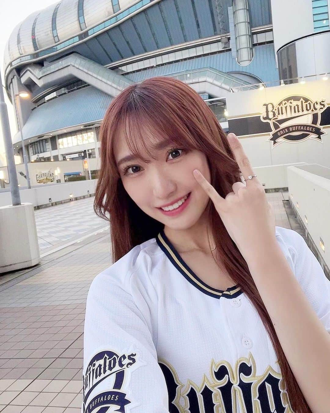 原かれんさんのインスタグラム写真 - (原かれんInstagram)「⚾️特別始球式 . . . ずっと叶えたいと言い続けてきた オリックス・バファローズ さんの 『特別始球式⚾️』 . . なんとこの度 📝4/8(土)にさせて頂く事になりました . . 本当にありがとうございます . . . 大切な 「Bs本拠地開幕シリーズ2023 supported by docomo」 . 最高なシーズンになるよう 心を込めて精一杯頑張ります . ぜひ！応援に来て見守ってくださいね よろしくお願いします . .  https://www.buffaloes.co.jp/news/detail/202300227307.html . @orix_buffaloes  . . . . . . . . . . . . . . . . . . . . . . . . . . . #女子力委員長 #原かれん #かれんたん #nmb48 #ぴろぴろ  #idol  #아이돌　#ootd #오오티디　#팔로우  #좋아요 #01 #일본 #오사카  #オリックスバファローズ #開幕戦 #baseball #野球 #始球式 #京セラドーム」3月14日 12時07分 - karen_hara315