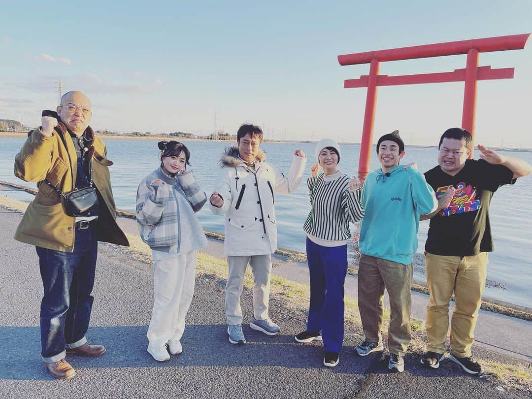 テレビ東京「太川蛭子の旅バラ」さんのインスタグラム写真 - (テレビ東京「太川蛭子の旅バラ」Instagram)「明日3/15（水）夜6時２５分からの水バラは「バスVS鉄道乗り継ぎ対決旅 第１５弾」  2023年最初の戦いはバス7勝🚌鉄道7勝🚃と両者、勝ち越しをかけた戦いとなる‼️  旅の舞台は春の北関東🌸 スタートの栃木・佐野厄よけ大師からゴールは茨城・鹿島神宮🏁  太川さんに「バス旅イチつらい💦」と言わしめた過酷ルート・筑波山⛰が立ちはだかる！ そして、日本第２位の広さを誇る湖・霞ヶ浦の攻略法が勝負の分かれ目💪  勝つのは小回りのバスか⁉ スピードの鉄道チーム⁉  今回は見逃せない天王山の戦い🪖是非！リアルタイムでご覧ください🙇‍♀️  テレビ東京をご覧になれない地域の方もスマホ、タブレットからTVerにてリアルタイム配信の視聴が可能です📺 そちらもチェック✅してみて下さい😊  #テレビ東京 #テレ東 #水バラ #バスVS鉄道 #乗り継ぎ対決旅 #バスチーム #太川陽介 #中井りか #みなみかわ #鉄道チーム #村井美樹 #織田信成 #モグライダー #ともしげ #春 #栃木 #茨城 #北関東 #霞ヶ浦」3月14日 13時26分 - tvtokyo_tagaebi