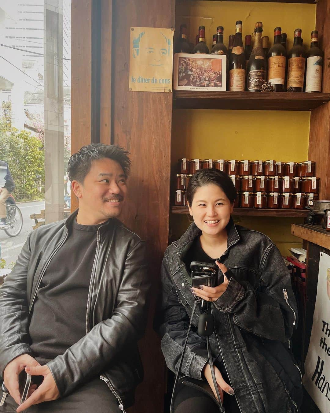 蒼れいなさんのインスタグラム写真 - (蒼れいなInstagram)「pignonで仲間と集う楽しい日  たくさん笑って食べてダブルでお腹痛い😂  Harissaっていう唐辛子や香辛料が入ったペーストを添えてBBQしたのだけど美味すぎた🥹✨  何につけてもオシャレな味に変身する😤❤️  でも思ってるよりそんなに辛くはなくて  旨みがしっかりある☺️辛いの苦手な人もいけるくらいの感じでね  次キャンプにも持って行きたいな🥙🏕  そしてやっぱりpignonのごはんは最高。  #ピニョン #pignon #奥渋谷グルメ」3月14日 13時45分 - reina_aoi_official