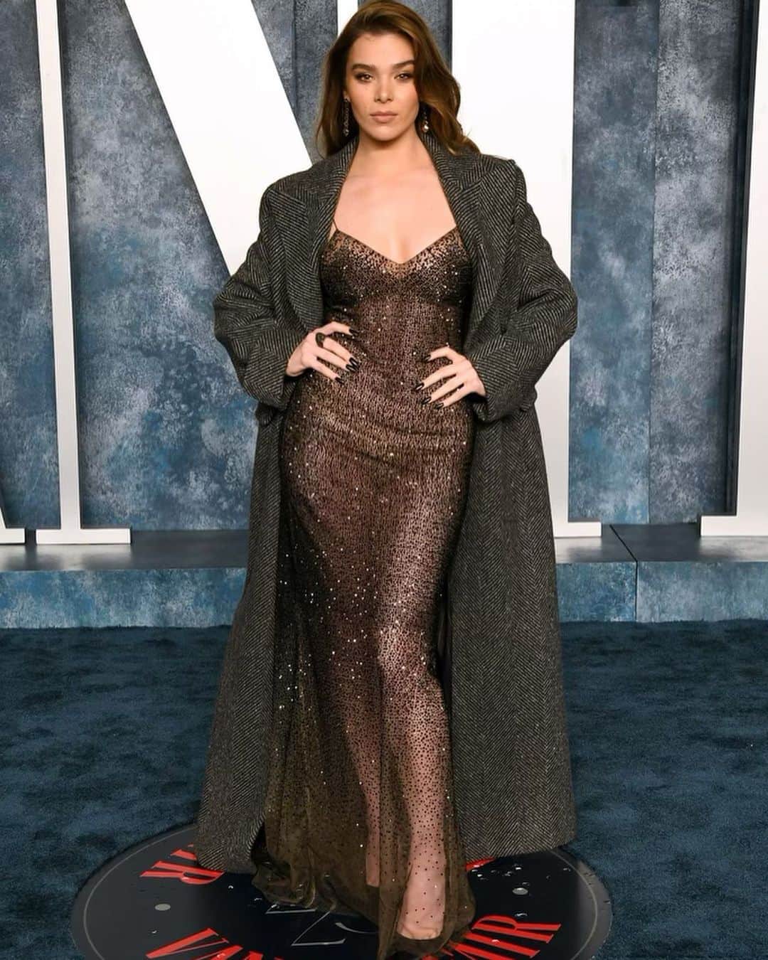ヘイリー・スタインフェルドのインスタグラム：「❤️ @VanityFair ❤️   Always a night to remember.」