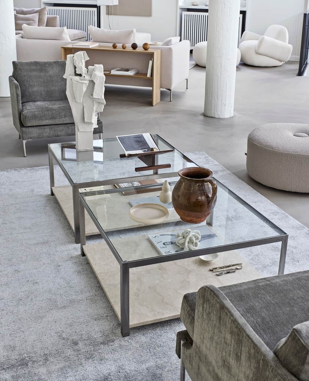 eilersenのインスタグラム：「A beautiful table perfect for framing stunning stillebens - that is the epitome of Frame.⁠ ⁠ ⁠ ⁠ ⁠ ⁠ ⁠ ⁠  ⁠ #eilersen #eilersenfurniture #myeilersen #enjoyaneilersen #Frame #homedecor #sofa #danishdesign #inredning #finahem #interiorlovers #interiordesign #modernliving #minimalism #nordiskehjem #nordicinspiration #nordicliving #craftsmanship #luxurylifestyle #boligindretning #designinterior #livingroominspo #boliginspiration #softminimalism #hemindredning #schönerwohnen #nordicminimalism #throughgenerations」