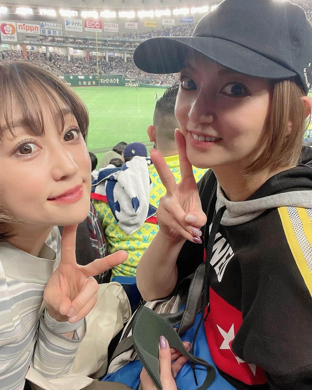 のインスタグラム：「先週土日⚾️⚾️💕 大谷選手の生ホームラン😍 日本4連勝✨最高でした🤍🤍🤍  #WBC #野球観戦 #東京ドーム #大谷翔平  #佐々木朗希  #スポーツ観戦 #ヒーローインタビュー」