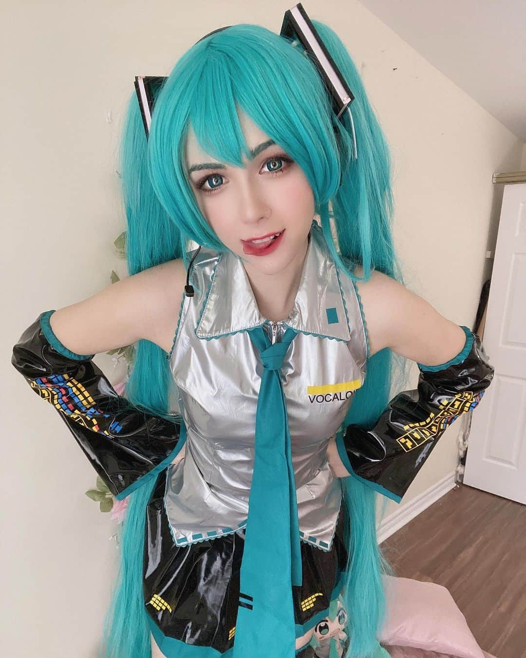 Hirari Ann（ヒラリー アン）さんのインスタグラム写真 - (Hirari Ann（ヒラリー アン）Instagram)「Mikumiku 💚💚💚  #hatsunemiku #初音ミク」3月14日 15時24分 - hirariann