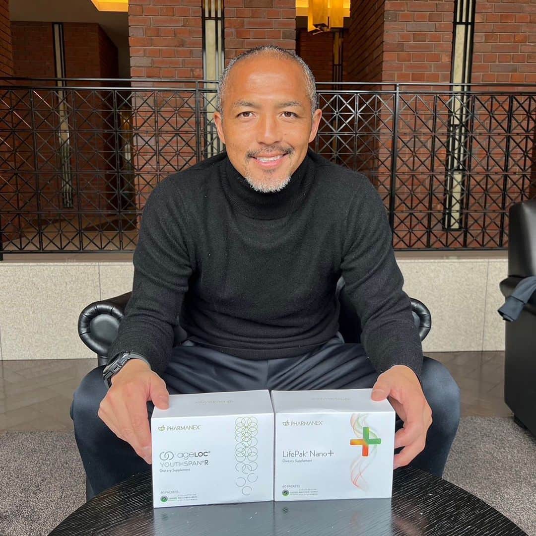 小野伸二のインスタグラム：「昨年に続き、ライフパックナノプラスとユーススパンRのプロダクトアンバサダーを務めます👍 だんだん暖かい日が増えてきましたね^_^ 皆さん素敵な春をお過ごしください🌸  @nuskin_japan   #ライフパックナノプラス  #ユーススパンR #ニュースキン #pr」
