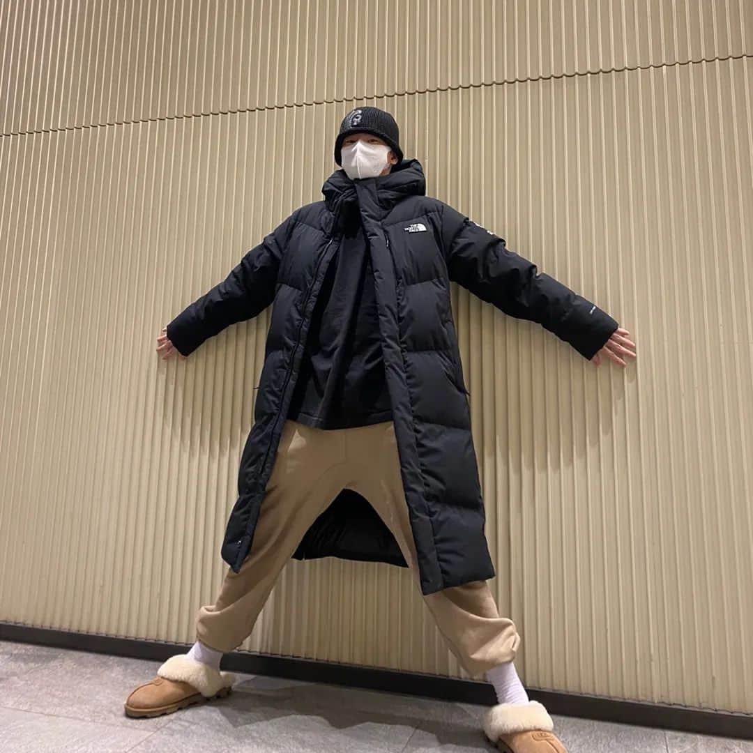 のインスタグラム：「난 아직 추워 🧊」