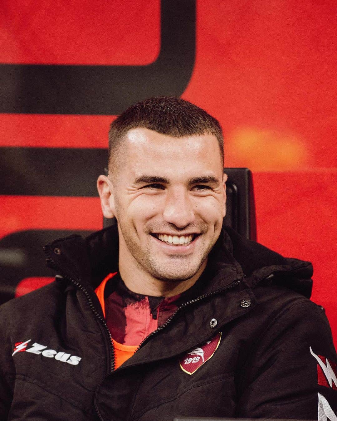フェデリコ・ボナッツォーリのインスタグラム：「San Siro vibes! 😄🏟️🤙🏻」