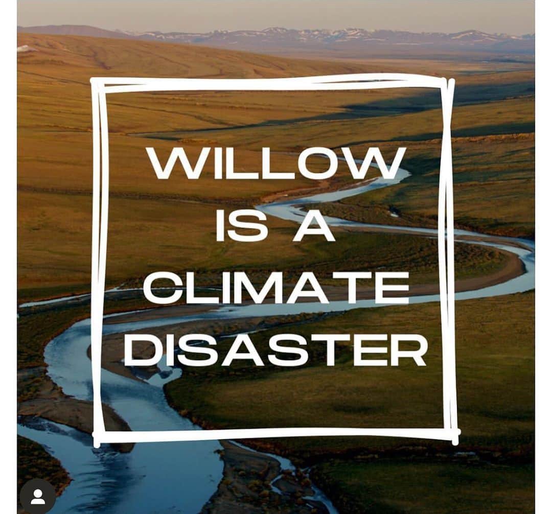マット・マクゴリーのインスタグラム：「😡😡😡 Repost @ayanaeliza ・・・ “President @joebiden played politics with our planet and our future. Shame on him. And this fight is not over. See you in court @potus.  Press release from the #StopWillow coalition:  “Today the Biden administration approved ConocoPhillips’ Willow project in the western Arctic of Alaska, locking in oil and gas drilling and massive greenhouse gas emissions for decades. The decision undermines Biden’s climate promises and again demonstrates how political and industry interests put “business as usual” before the health of people and the planet.   Authorization of the project comes after a deficient supplemental environmental review process that failed to assess the intense and cumulative impacts of the project on Arctic communities, lands and water, wildlife, and the global climate. The harm to communities and climate will be massive as the project turns into the industrial hub ConocoPhillips has always sought.   Overwhelming public and scientific input has demonstrated that Willow poses a serious threat to the Arctic region. Willow will pollute water and air, disrupt animal migrations, destroy habitat, and result in the release of around 239 million metric tons of greenhouse gasses over the project’s 30-year lifespan. The resulting infrastructure is expected to result in additional development that would magnify Willow’s negative environmental impacts.  If built, Willow will be the largest new oil extraction project on federal lands in the United States. It will have devastating impacts to the entire western Arctic region, posing serious health, environmental, and food security threats to nearby Alaska Native communities.   Today, the Biden administration bowed to industry and political power rather than prioritizing land protections, Indigenous communities, and meaningful climate action and leadership.”」