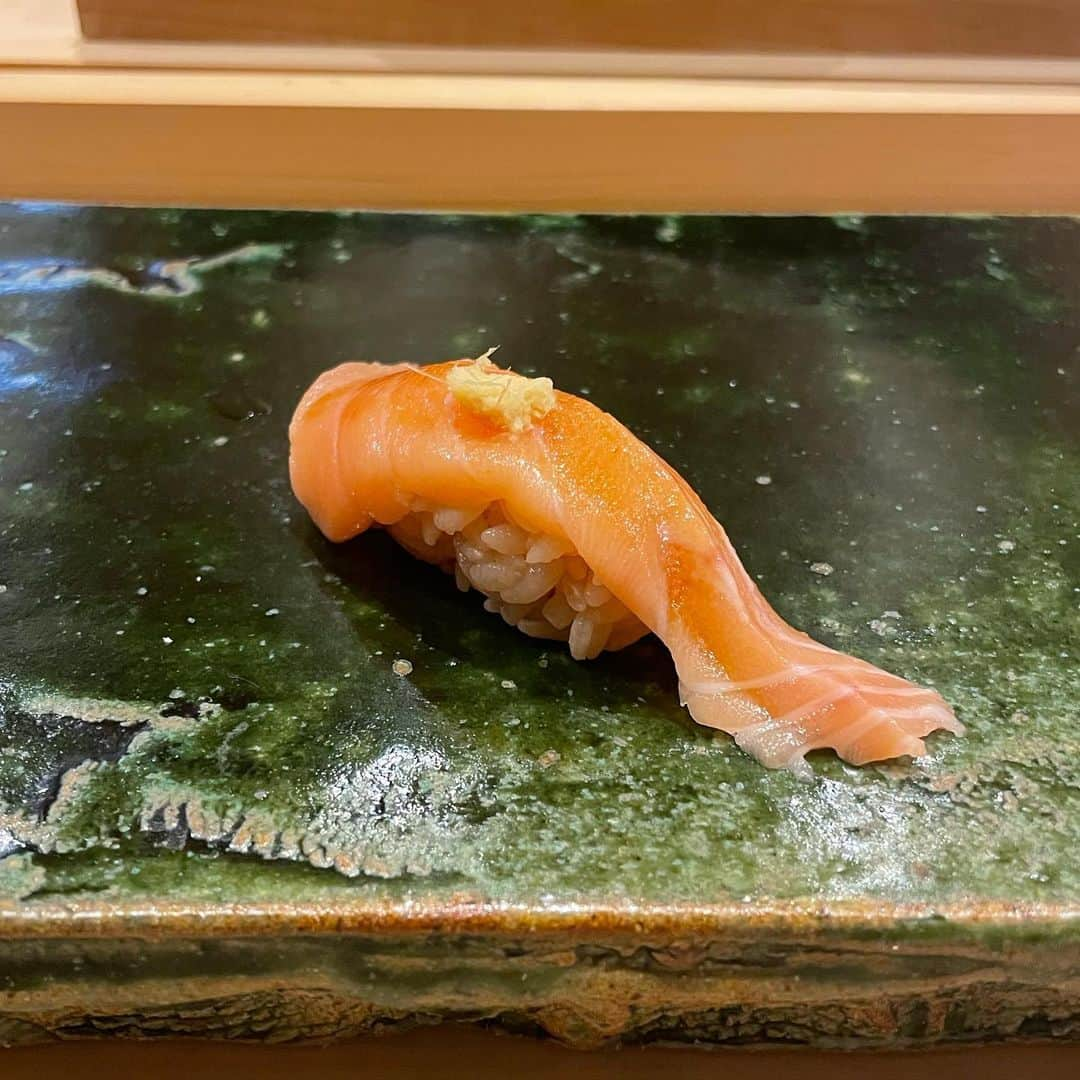 中田奈沙さんのインスタグラム写真 - (中田奈沙Instagram)「Hakodate gourmet🍣 函館で行ったお寿司屋さん。 湯の川温泉にある《鮨処木はら》  北海道って海鮮が本当に美味い🤤 東京だときっと値段3倍w どれが1番とか選べないけど ウニかなぁ、マグロかなぁ、 白子も美味しかったなぁ💓  #奈沙ログ #奈沙ログin函館 #奈沙ログin北海道  #sushi #hakodate #yunokawaonsen #hakodategourmet #鮨処木はら #函館 #湯の川温泉 #函館グルメ #寿司 #鮨」3月14日 19時50分 - nasa_nakada