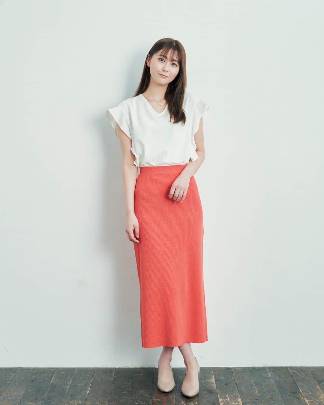 藤田愛理のインスタグラム：「・ 作品撮り Part.2！ これも大人っぽいでしょ〜🤤 にこにこな写真もあるよっ‪！  bottom：@arholiday  #作品撮り#ixed#AUNTIEROSAHOLIDAY #スターダスト#🌷#にこにこ」