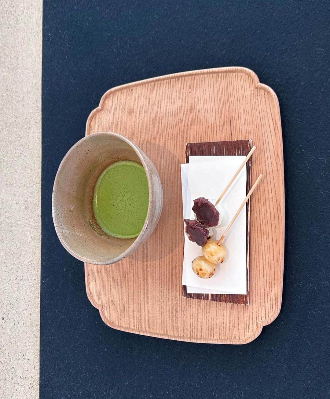 吉竹美聡のインスタグラム：「桜の開花と共に 和菓子愛も高まっています🍡🌸🍵 念願の再会の日の思い出🫶🏼 楽しくて美味しいランチ、お茶、お散歩、 嬉しい嬉しいプレゼントとメッセージの数々✨ 元気いっぱい貰いました！ ありがとう💗 @ikedasumiko ✨」