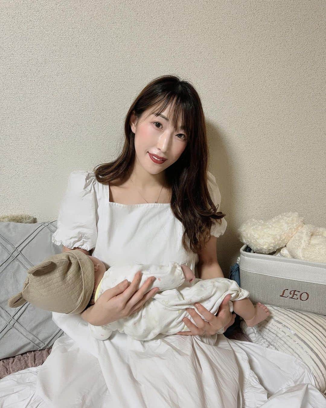 のインスタグラム：「⁡ ⁡ あっという間にもうすぐ3ヶ月👶🏻🫶⸝⸝⸝ ⁡ 👶🏻の成長と共に、毎日学ぶこと沢山😘🌼 大雑把ママやけど、許してね〜と思いながら...🫣 慌ただしく過ぎていく毎日です🕊🫧 . .」