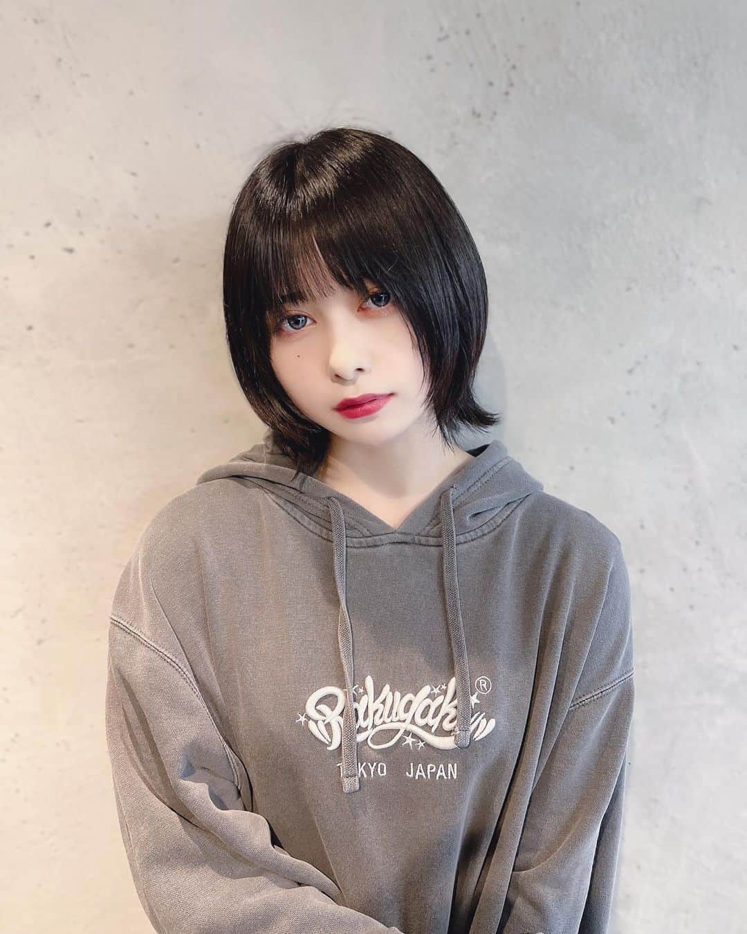 のインスタグラム：「エクステ取っちゃった🖤」