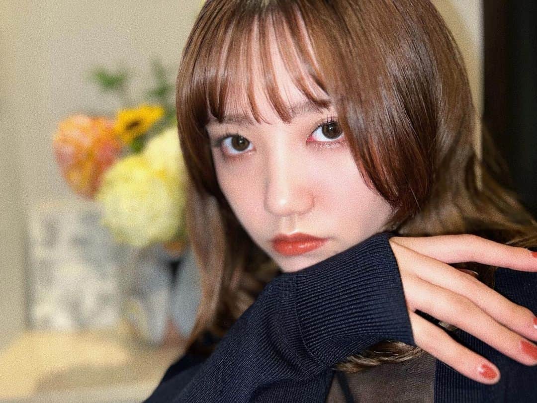 加藤玲奈のインスタグラム：「メガ割で買った @amuse のリップ💄持ってた @romand_jp のリップと一緒に塗ってみた💋 絶妙な色がかわいすぎる！！  ピンクベースの中央オレンジに最近ハマってる✨  ぜひご参考までに...」