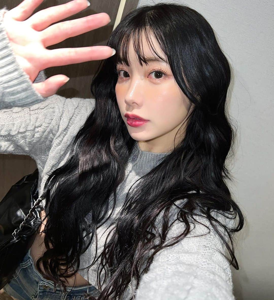 えみ姉のインスタグラム：「ㅤ 韓国アイドルメイク動画みてねん♡ ㅤ iPhoneノーマル外カメラ+フラッシュで盛れた🫶🏻 ㅤ毎日このメイクで生きたい。笑 ㅤ ぎゃる🏅 ㅤ #韓国 #韓国メイク」