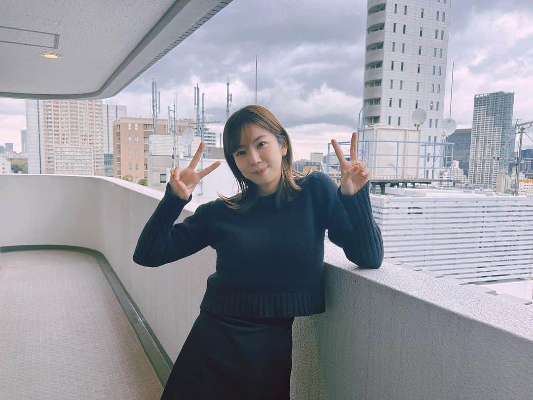 野村麻純のインスタグラム：「🏙☁️」