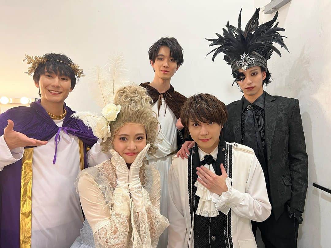 深澤大河のインスタグラム：「朗読劇『美男ペコパンと悪魔』 カササギチーム 千秋楽を終えました。  ご観劇ありがとうございました！  ペコパンとして この世界を走れたこと このチームだったこと 本当に嬉しく思います。  明日は作品としての 大千秋楽です！！ 最後までお楽しみを☺️  #美男ペコパンと悪魔 #ペコパン #ホワイトデー」