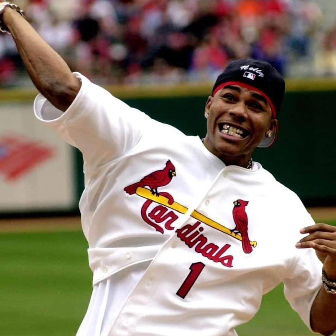 ネリーさんのインスタグラム写真 - (ネリーInstagram)「From the Lou and I'm proud #314day  #stlarmy  @budweiserusa @cardinals @crowncandykitchen」3月14日 22時15分 - nelly