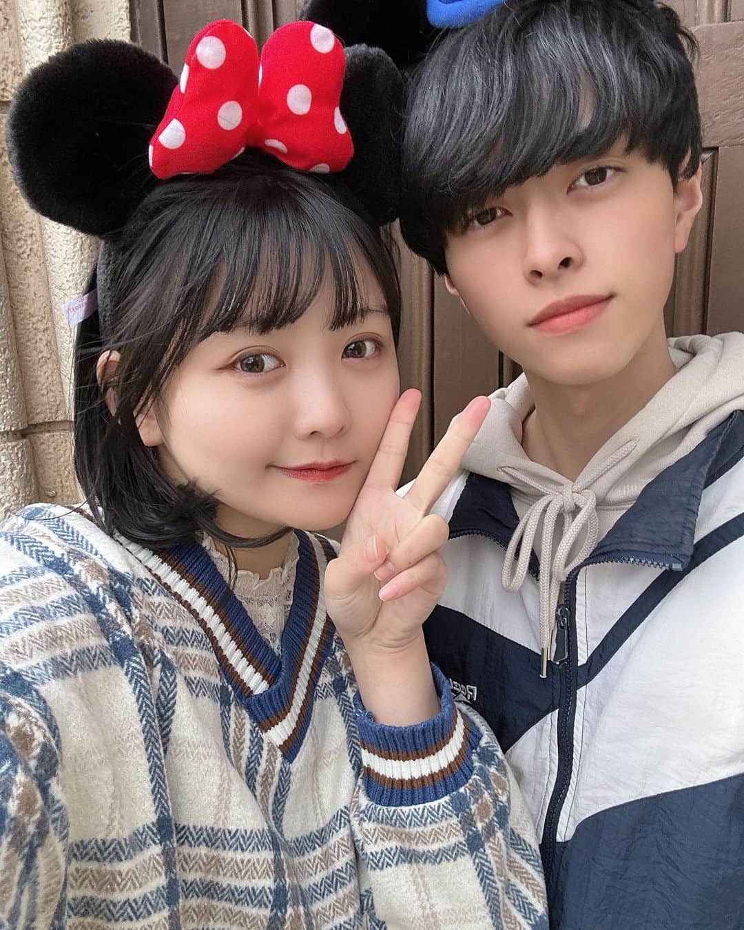 みさねさんのインスタグラム写真 - (みさねInstagram)「シミラールックディズニー🧸全身👉🏻 ㅤ 3枚目のゆ😴💤 ㅤㅤ 色で合わせたけどあんまりおそろい感ないな🥹 ㅤ レースのインナー @cham.official_  スウェットとショーパン @shein_japan  ㅤ ㅤ #ディズニー #ディズニーコーデ #ディズニーランド #デートコーデ #おそろコーデ #シミラールック #シミラールックディズニー #カップルコーデ #カップルフォト #shein #シーイン購入品 #プチプラコーデ #シーイン #韓国ファッション #韓国コーデ #ミニーコーデ #ボブアレンジ #ボブ」3月14日 22時30分 - misane1209