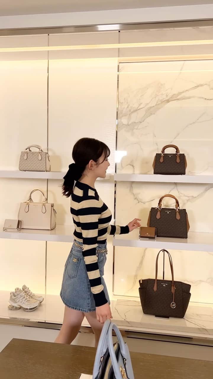 久間田琳加のインスタグラム：「MICHAEL KORS さんのインスタライブの時に♡ #pr」