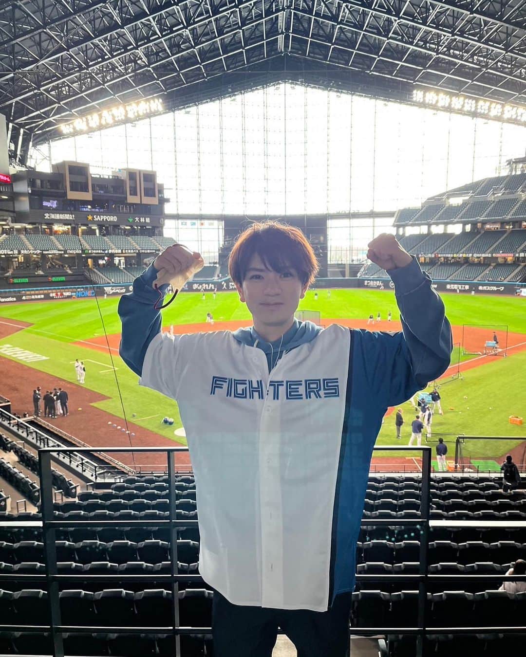 北海道放送「今日ドキッ!」のインスタグラム：「こんばんは🌝  きょうは #エスコンフィールドhokkaido 開業日！ オープン戦の生中継から #今日ドキッ に 球場リポーターとして #hihijets の #髙橋優斗 さんにご出演いただき、 試合の模様やエスコンフィールドの魅力を存分に伝えて頂きました💙⚾️  きょう1日HBCをご覧頂いた皆さま、 そしてTwitterやInstagramをみて応援してくださった皆さまに、 今日ドキッ！からささやかながらお礼をさせてください…✨  #ゆうぴ #ゆうぴー #haf」
