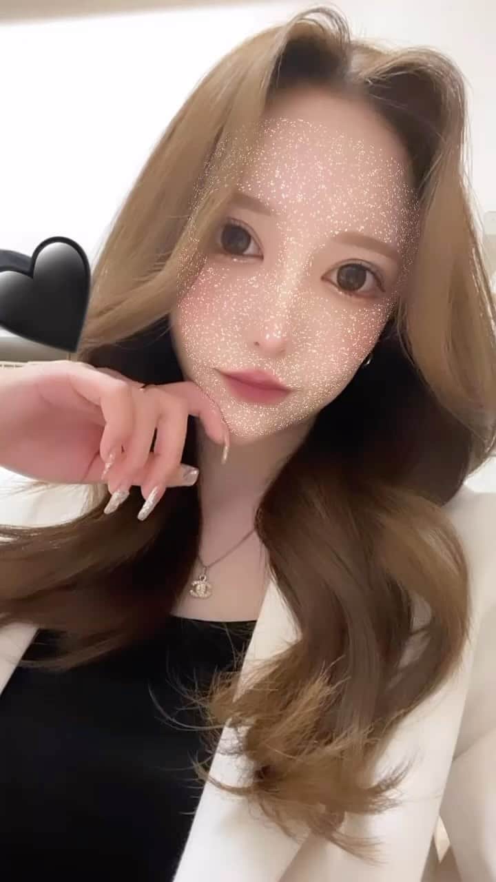 ANNAのインスタグラム：「地毛早く伸びてくれ〜✂️」