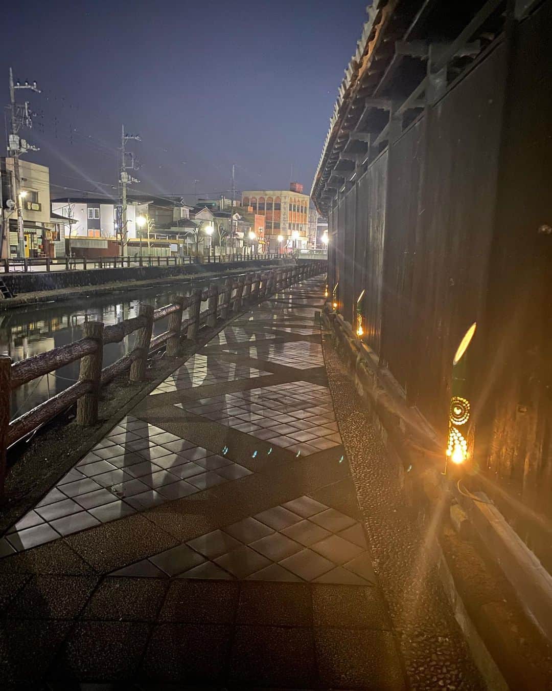 檜山沙耶さんのインスタグラム写真 - (檜山沙耶Instagram)「旅の記録🔖 休日に母と栃木へ。 蔵の街を散策しました🐾夜のお散歩も良いですね。 佐野ラーメンも美味しかったです🍜」3月14日 23時41分 - sayahiyama