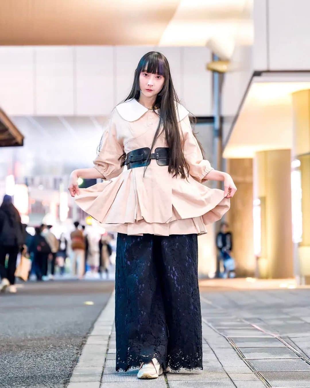 RinRinのインスタグラム：「🖤 Tokyo Fashion Week 🖤 Super rainy & windy day but still made it thru somewhat decent! 雨と風も強かったけどなんとか！  Thank you @voguerunway & @tokyofashion for the snap!  🖤#rinrinootd Top: @nozomi_ishiguro #nozomiishiguro  Bottom: #pameopose Accessories: @apolia00 #apolia Shoes: #fenty x #puma   #rinrindoll #japan #tokyo #harajuku #japanesefashion #tokyofashion #harajukufashion #東京 #コーデ #今日のコーデ #原宿 #ootd #tokyofashionweek #fashionweektokyo #fwt #rakutenfashionweek #fashionweek #voguerunway #streetsnap #tokyostreetsnap #rakutenfashionweektokyo」