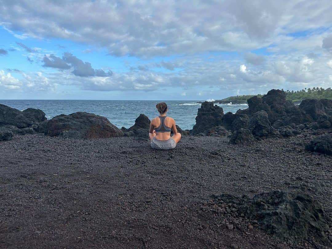 マリッサ・キャステリさんのインスタグラム写真 - (マリッサ・キャステリInstagram)「Tried to take a cute Instagram picture in Hawaii…… 🌊」3月15日 0時32分 - marissacastelli