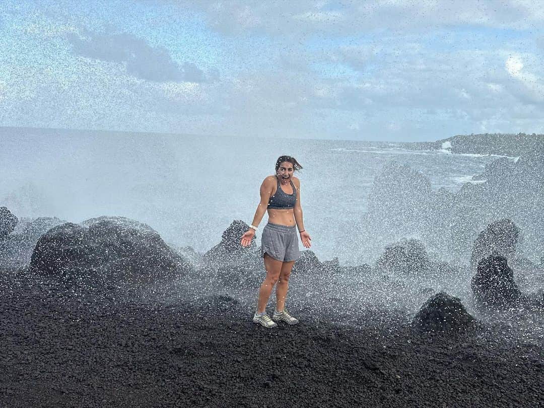 マリッサ・キャステリさんのインスタグラム写真 - (マリッサ・キャステリInstagram)「Tried to take a cute Instagram picture in Hawaii…… 🌊」3月15日 0時32分 - marissacastelli