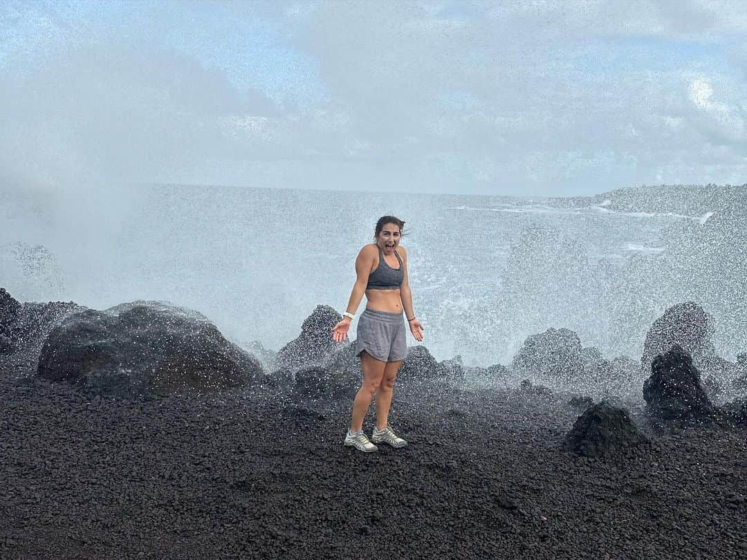 マリッサ・キャステリさんのインスタグラム写真 - (マリッサ・キャステリInstagram)「Tried to take a cute Instagram picture in Hawaii…… 🌊」3月15日 0時32分 - marissacastelli
