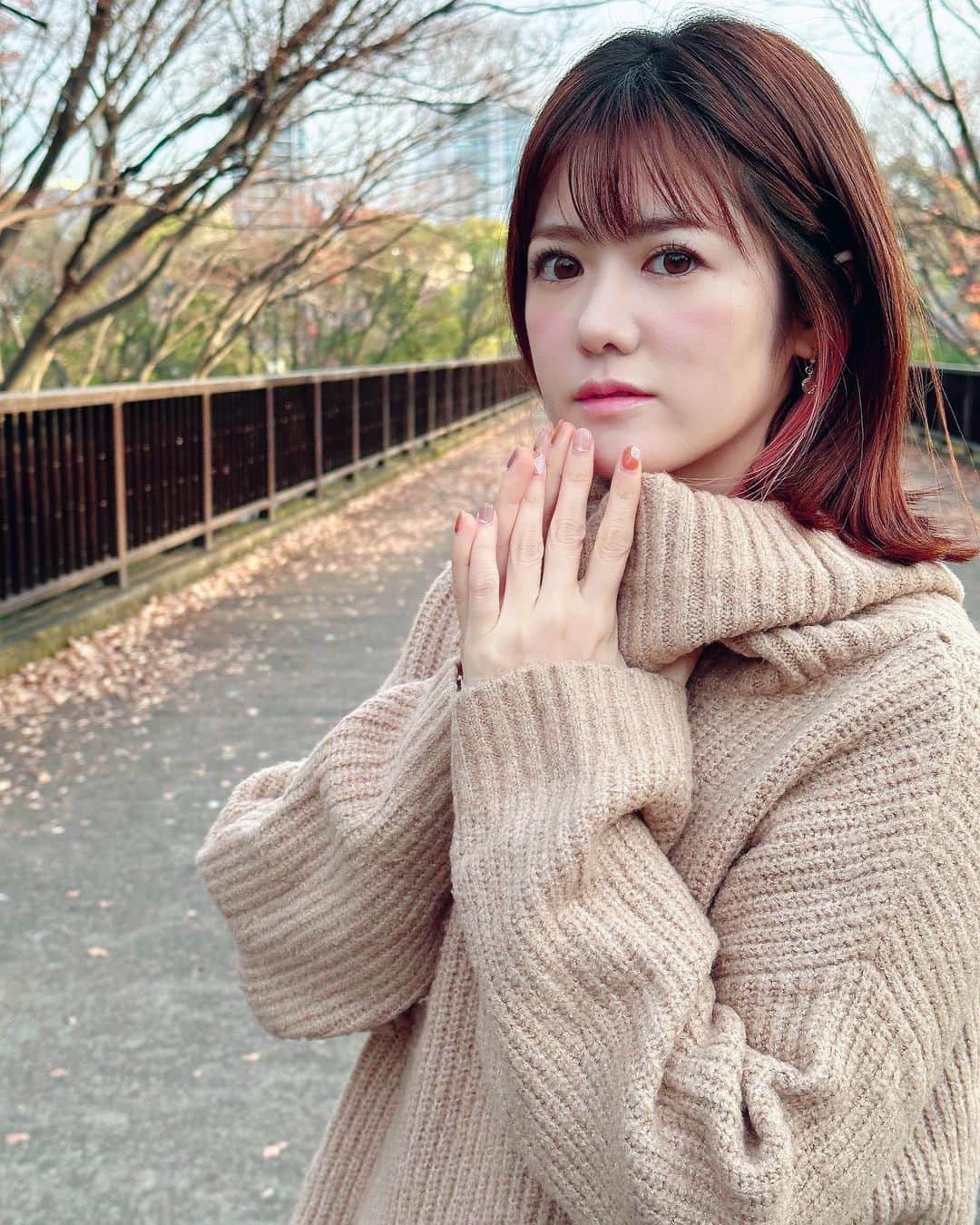 AIMIのインスタグラム：「『Megami』『一番星』『夢心地サバイバー』  最新三曲は、ジャケット写真やミュージックビデオ、オフィシャルムービーなどリンクして繋がっているとこがあったり😏  #AIMI #OHELLORECORDS #新曲 #Megami #一番星 #夢心地サバイバー」