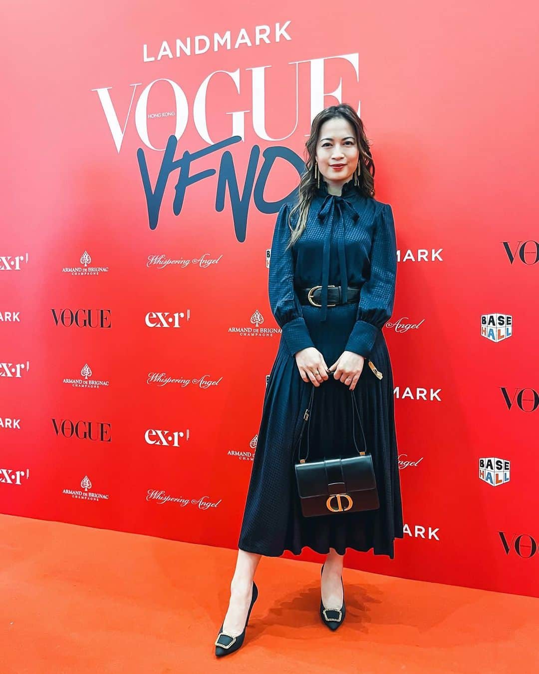 Ruby Kwanさんのインスタグラム写真 - (Ruby KwanInstagram)「Wow! So glad to see big event is back. 🥂 Hong Kong’s first VOGUE FASHION’S NIGHT OUT!!! #VFNOHK  Thank you for having me. @voguehongkong @exr_consulting   My fashion statement tonight: Dress, earrings, belt and shoes @ysl #saintlaurent  Bag @dior #Dior #dior30montaigne  Hair @johnchung_barbieri  #rubykwan #rougecloset」3月15日 1時09分 - rougecloset