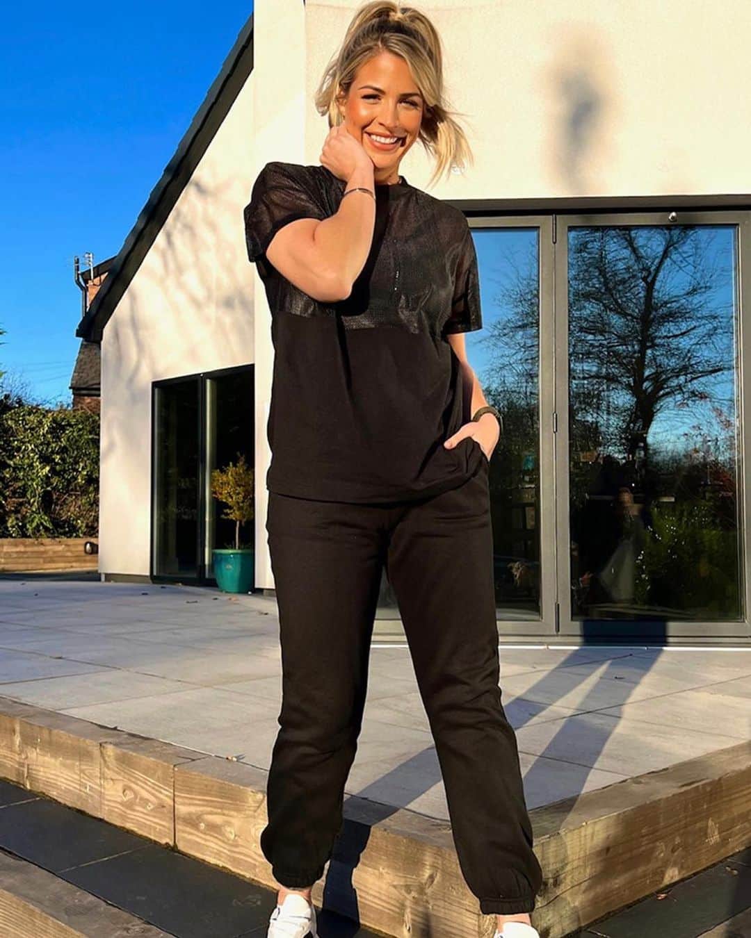 ジェマ・アトキンソンのインスタグラム：「@inthestyle have given me a discount for you all! 🤍 (ad)  This is for all my collections so far pre and post bump! The code is GEMMA30 for 30% off ALL of my collections 🙌🏼  Enjoy!!! ❤️ Will pop the link on my stories too.」