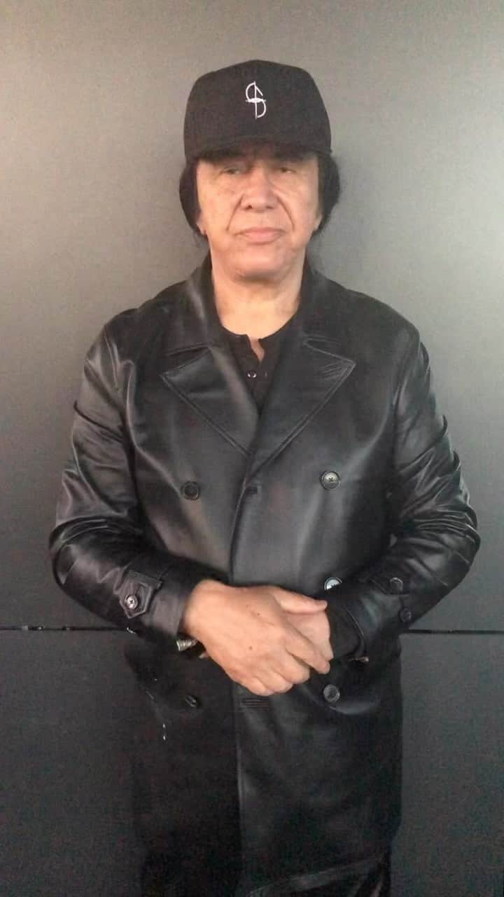 のインスタグラム：「GENESIMMONSELECTRICLADYSTUDIOS.COM  Dec 4,5,6: YOU can record a song with me at Electric Lady Studios, NYC…The studio where Jimi Hendrix, Led Zeppelin & The Rolling Stones recorded..It’s also where Paul and I first recorded. No Musical Experience necessary. See you there…Watch the video.」