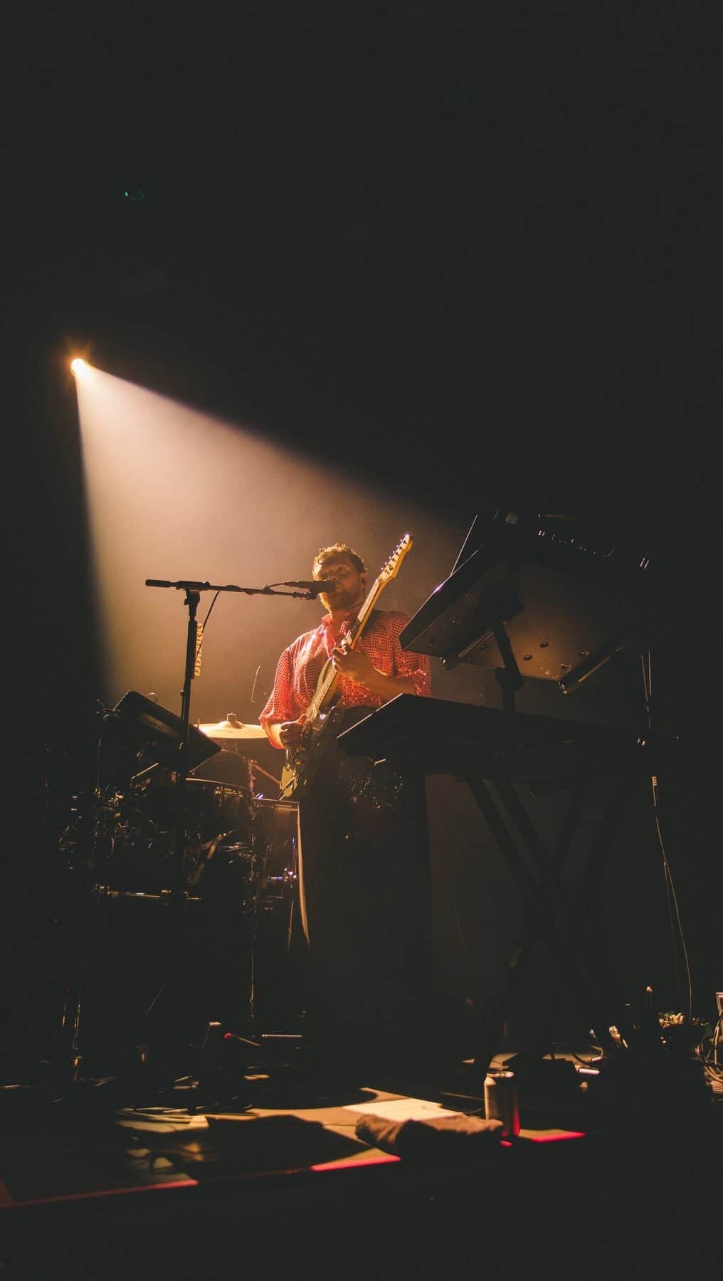のインスタグラム：「Them: what instruments do you play? Me: yes  10 days til tour 🙏❤️ Who’s coming to groove?」
